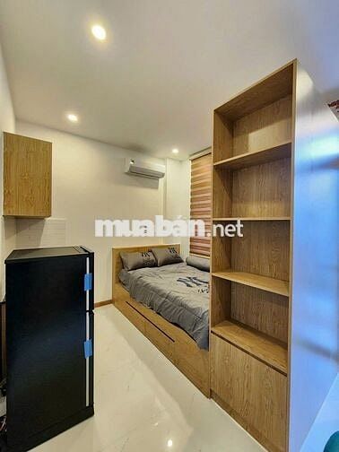 Phòng full nội thất XVNT, gần HUTECH, UEF, ban công thoáng,cửa sổ trời