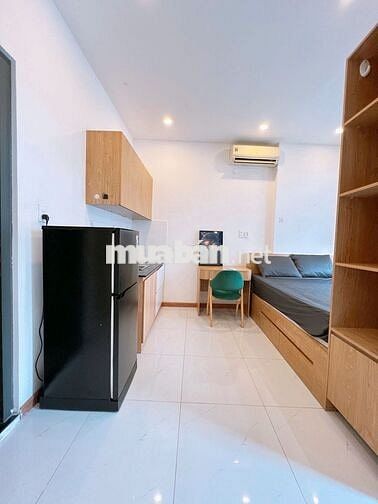 Phòng full nội thất XVNT, gần HUTECH, UEF, ban công thoáng,cửa sổ trời