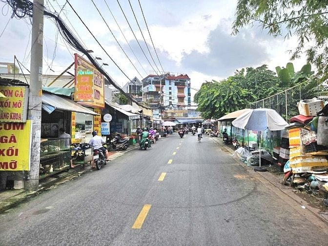 Bán nhà Mặt tiền chợ Cây Sộp, Đông Hưng Thuận, Quận 12 - 6.5x25m