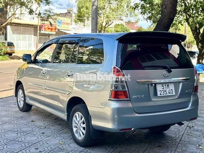 Toyota innova 2012