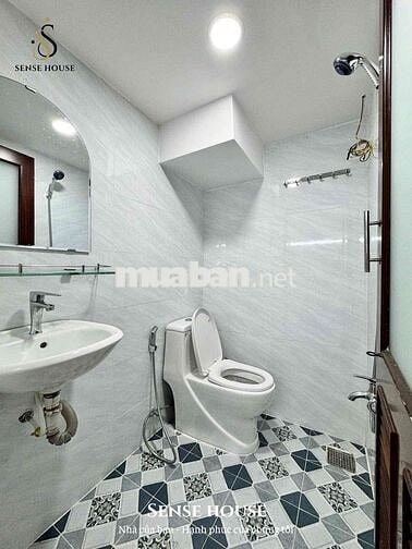 PHÒNG MỚI XÂY LUXYRY - CÓ SẴN NỘI THẤT Ở ĐƯỢC LIỀN - NHÀ ĐẸP -M