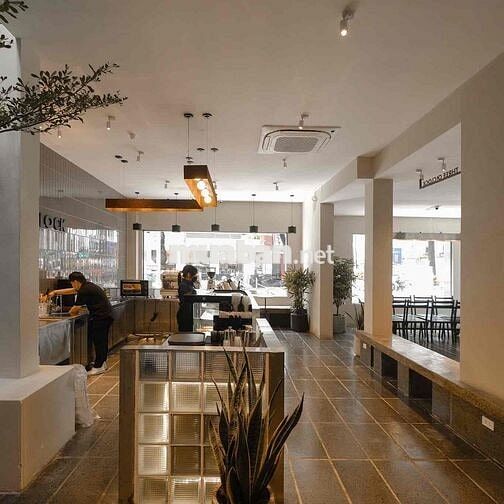 CHO THUÊ SIÊU PHẨM GÓC 3 MẶT TIỀN TRỤC ĐƯỜNG CHÍNH TRUNG TÂM QUẬN 10