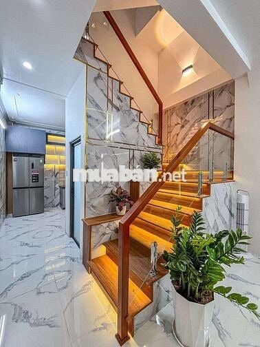 NHÀ 2 LẦU SÂN THƯỢNG - KDC THỚI NHỰT