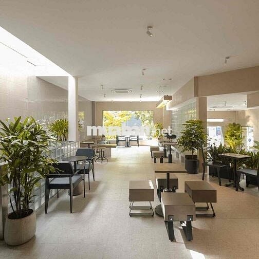 CHO THUÊ SIÊU PHẨM GÓC 3 MẶT TIỀN TRỤC ĐƯỜNG CHÍNH TRUNG TÂM QUẬN 10