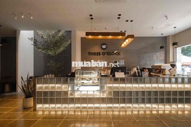 CHO THUÊ SIÊU PHẨM GÓC 3 MẶT TIỀN TRỤC ĐƯỜNG CHÍNH TRUNG TÂM QUẬN 10