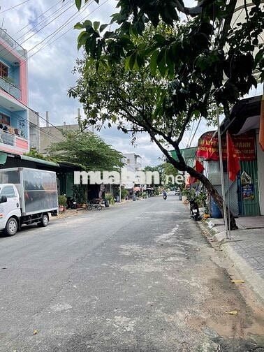 nhà mặt tiền đường 9m thích hợp kinh doanh mọi nghành nghề.