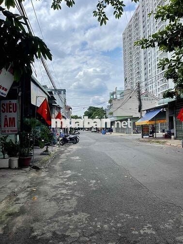 nhà mặt tiền đường 9m thích hợp kinh doanh mọi nghành nghề.