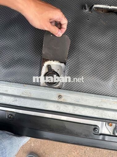 Toyota Hiace 2013 16 chỗ máy xăng, hỗ trợ hạ tải