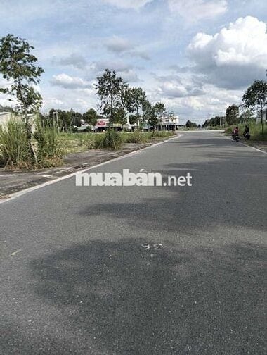 BÁN GẤP CĂN NHÀ 1 TRỆT 1 LẦU CÓ 3 PHÒNG TRỌ