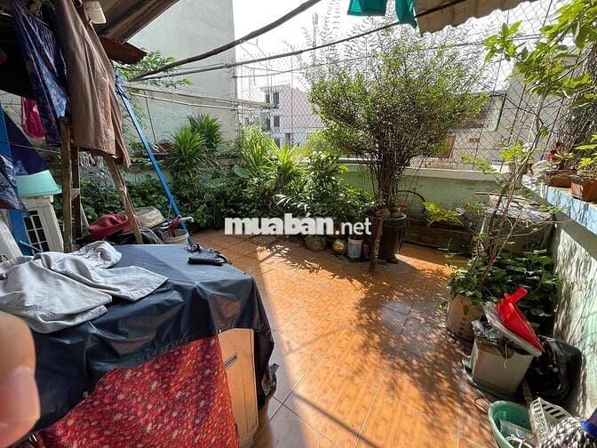 nhà mặt tiền đường 9m thích hợp kinh doanh mọi nghành nghề.