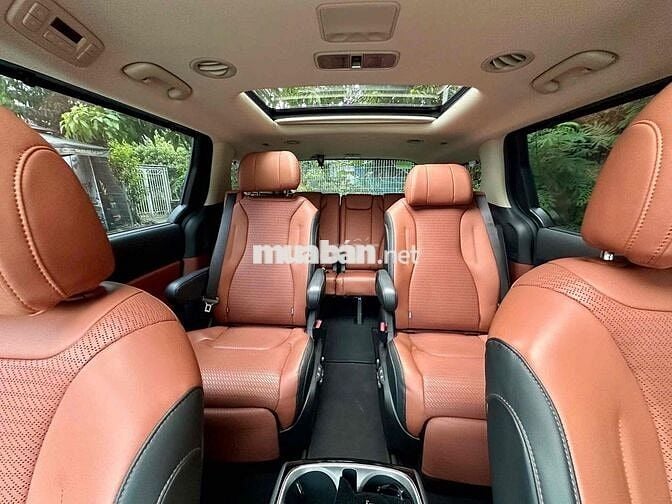 chính chủ bán carnival 2.2D sig 7 chỗ odo 20.000km