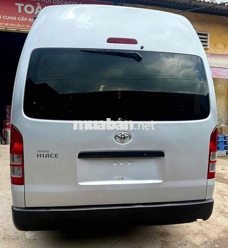 Toyota Hiace 2013 16 chỗ máy xăng, hỗ trợ hạ tải