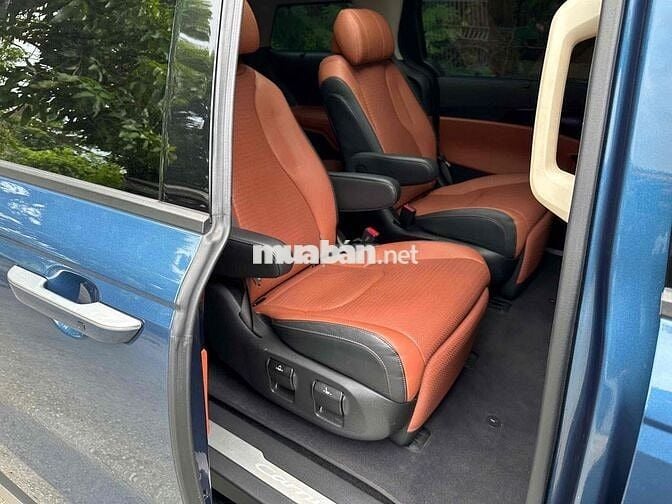 chính chủ bán carnival 2.2D sig 7 chỗ odo 20.000km