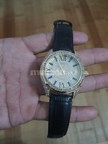 đồng hồ kim cương sáng chói siêu đẹp 