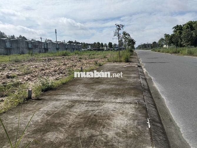 BÁN GẤP CĂN NHÀ 1 TRỆT 1 LẦU CÓ 3 PHÒNG TRỌ