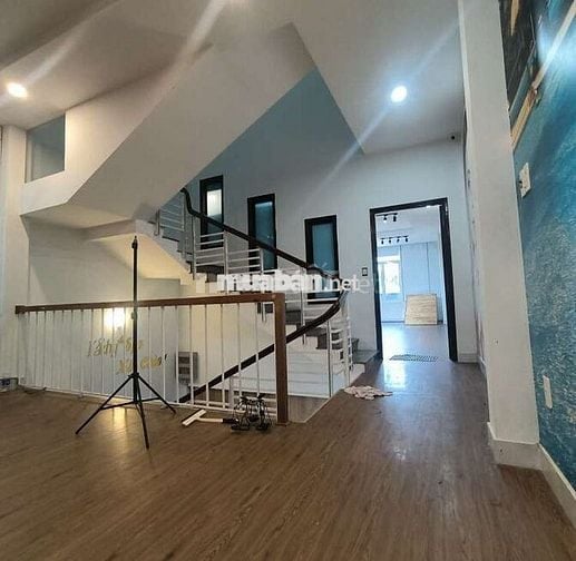 NHÀ 3 TẦNG, 100M2, RỘNG RÃI ĐƯỜNG PHAN ĐĂNG LƯU VỊ TRÍ RẤT ĐẸP