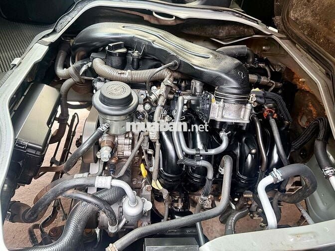 Toyota Hiace 2013 16 chỗ máy xăng, hỗ trợ hạ tải
