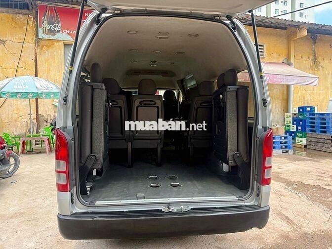 Toyota Hiace 2013 16 chỗ máy xăng, hỗ trợ hạ tải