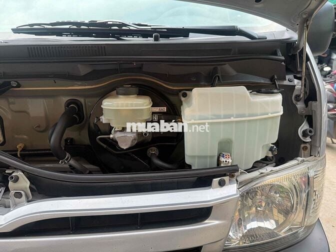 Toyota Hiace 2013 16 chỗ máy xăng, hỗ trợ hạ tải