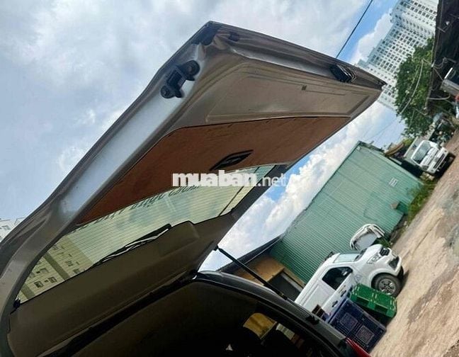 Toyota Hiace 2013 16 chỗ máy xăng, hỗ trợ hạ tải