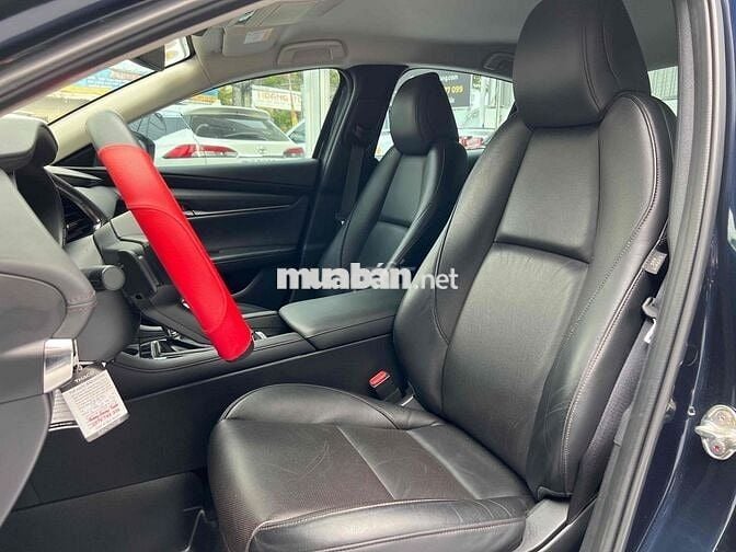 Mazda 3 đời 2022 bản Luxury - odo mới 26.000km