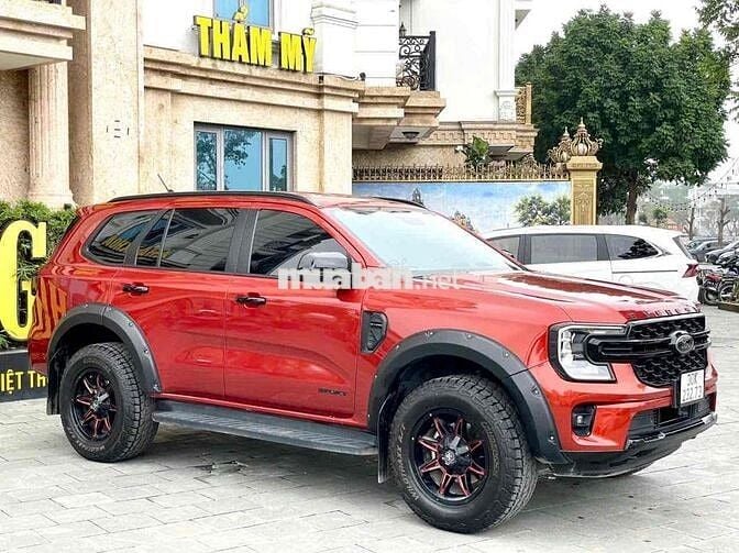 bán xe ford everet 2023 sport đỏ
