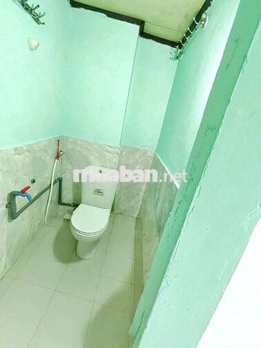 Phòng bancol lầu 1, không chung chủ đề