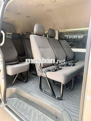 Toyota Hiace 2013 16 chỗ máy xăng, hỗ trợ hạ tải