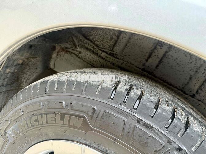 Toyota Hiace 2013 16 chỗ máy xăng, hỗ trợ hạ tải