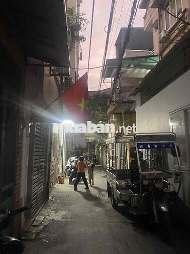 Bán nhà 3 tầng, thiết kế đẹp, dt75m gần bưu điện Hà Đông, giá 15,75 ty