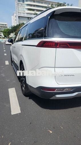 Bán xe Kia Carnival 2023 Signature 3.5G - 44000 km