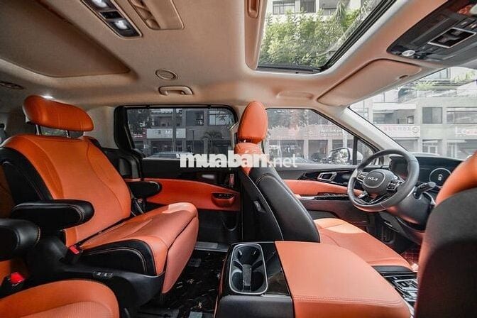 Bán xe Kia Carnival 2023 Signature 3.5G - 44000 km