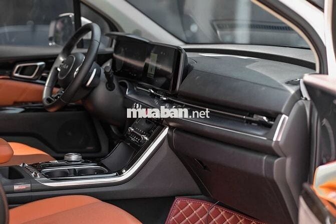 Bán xe Kia Carnival 2023 Signature 3.5G - 44000 km