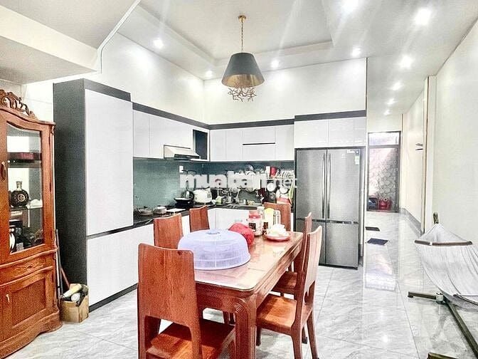 nhà mới hiện đại 2 lầu tại khu dân cư ngân thuận đã hoàn công