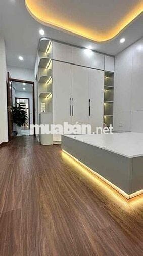 HOÀNG VĂN THÁI  LÔ GÓC NGÕ BA GÁC GẦN PHỐ THÔNG VƯƠNG THỪA VŨ 6.7T