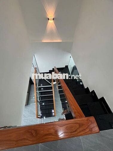 Bán nhà 1 trệt 1 lầu SHR phường tân hiệp, TP HCM