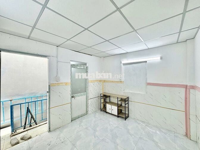 Studio giá rẻ Gần ĐH Gia Định, Sân Bay Có máy lạnh cửa sổ trời