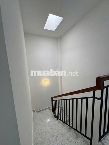 NGAY CO.OP MART QUANG TRUNG- 70M2 - TRỆT 2 LẦU - P11 GÒ VẤP 6TY85.