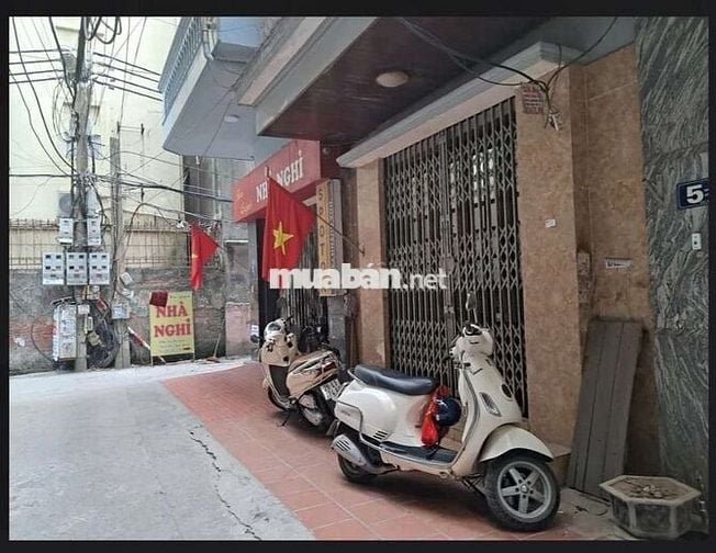 Tôi cần bán nhà 4tầng mặt ngõ Hoàng Quốc Việt ô tô chánh đỗ.