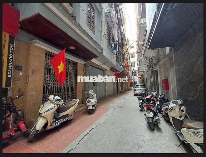 Tôi cần bán nhà 4tầng mặt ngõ Hoàng Quốc Việt ô tô chánh đỗ.