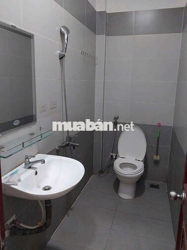 Nhà 2mt trước sau hẻm 6m thông 4x14m 2lầu 4pn 3wc. Pham van Chieu gv
