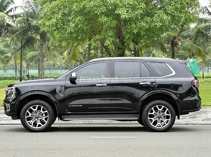 Bán ôtô Ford Everst 4x4 Titanium, sản xuất 2022, chạy được 65.000km