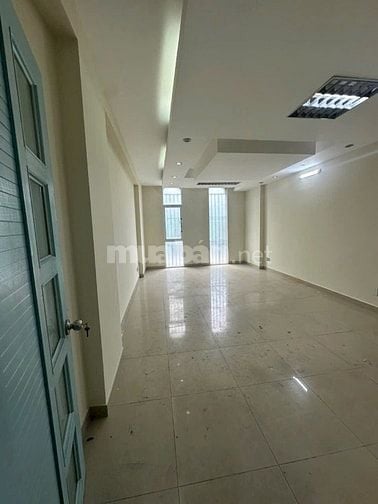 BÁN NHÀ CÁCH VÀI CĂN ĐẾN MẶT TIỀN ĐƯỜNG 