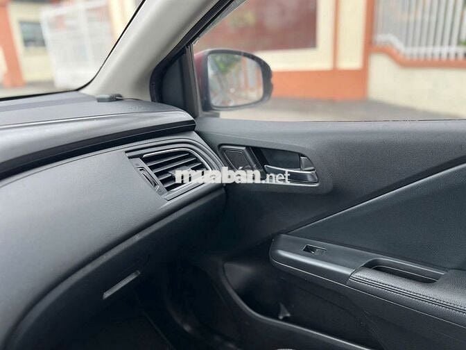 Honda City 2018 1.5 TOP màu đỏ đô rất đẹp