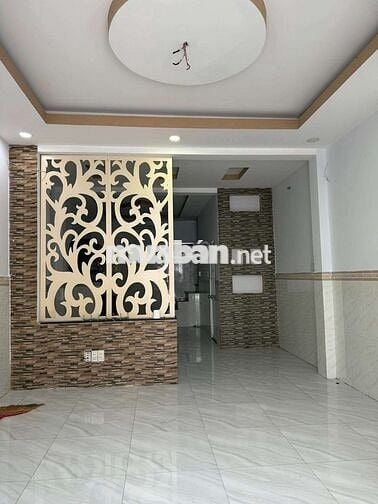 Cho thuê nhà NGUYÊN CĂN chỉ 9tr hẻm oto gần Phạm Văn Đồng. Nhà mới