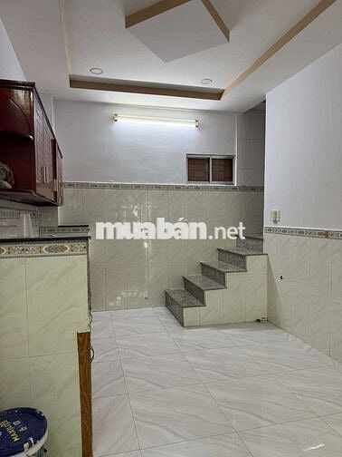 Cho thuê nhà NGUYÊN CĂN chỉ 9tr hẻm oto gần Phạm Văn Đồng. Nhà mới