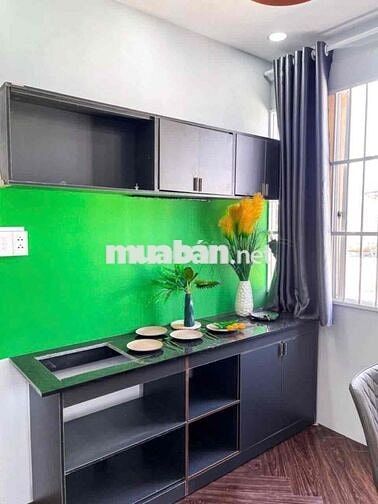 🎓 2PN Ban Công siêu sáng giữa trung tâm Q10 – Sát dải trường đại học