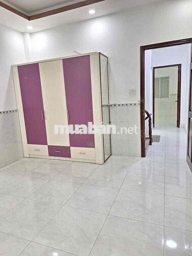 CHO THUÊ NHÀ ĐƯỜNG 8 M  XE TẢI ĐẬU CỬA