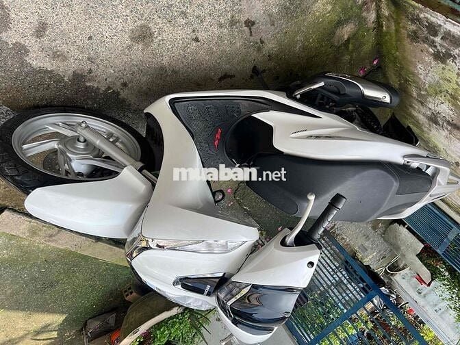 cần bán xe chính chủ ký giấy xe đẹp zin êm