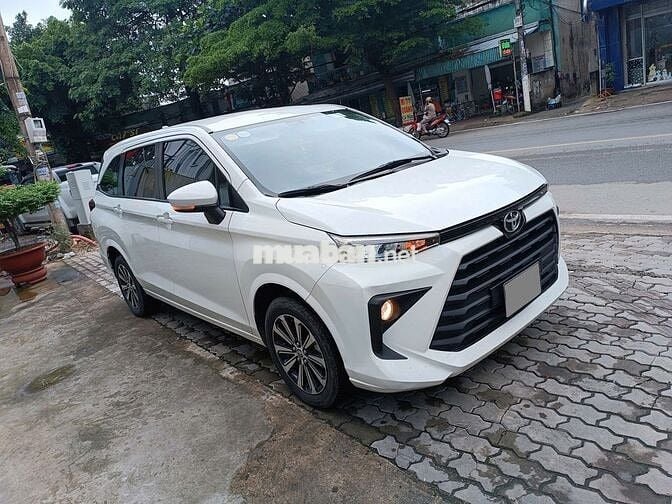 Toyota Avanza 2023 số tự động màu trắng rin